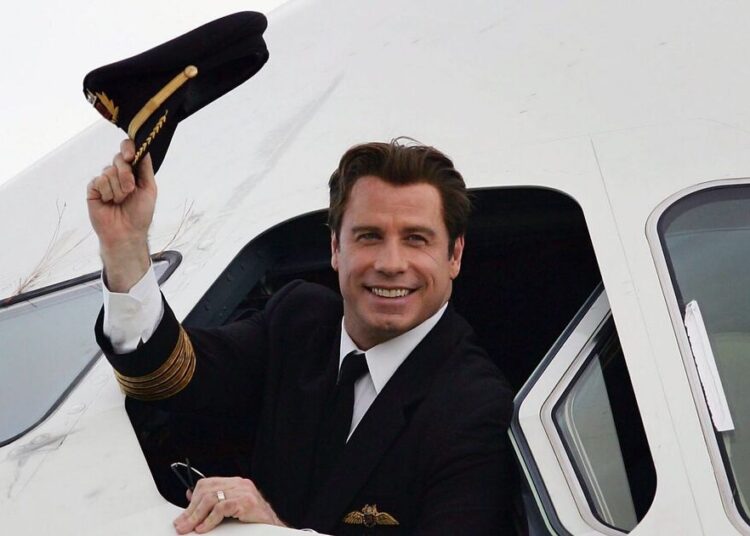 John Travolta comemora aniversário com nova licença de piloto – Celebrity News – Entretenimento