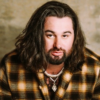 Koe Wetzel, Elizabeth Nichols e mais