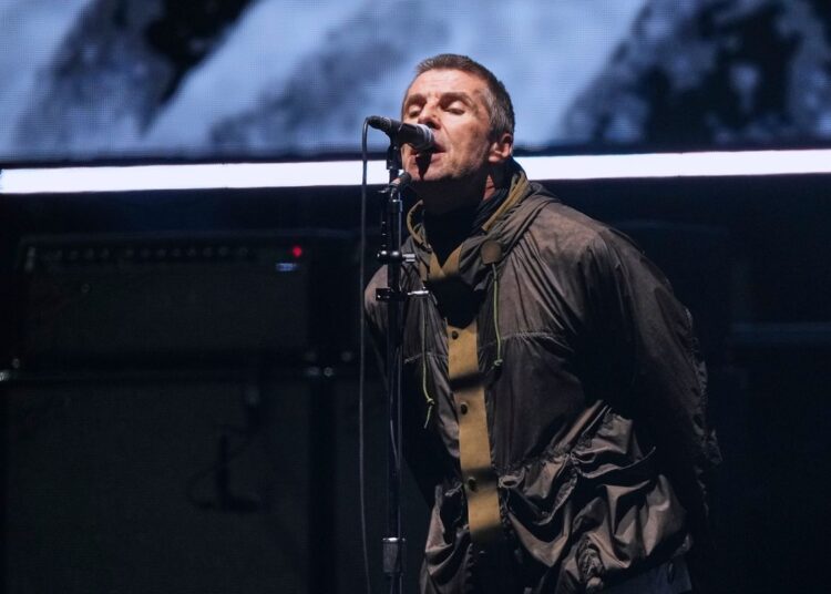 Liam Gallagher jura que não é como 'todas aquelas celebridades divididas' ao se mudar para Cotswolds