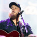 Luke Combs faz uma confissão surpreendente sobre a nova música “Be By You”
