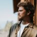 Luke Grimes anuncia novo álbum profundamente pessoal, 'Redbird'