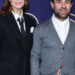 Mandy Moore e Taylor Goldsmith fazem um tour por sua casa após incêndios