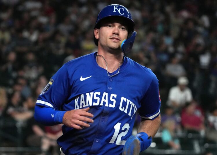 Matt Quatraro revela como uma peça de banco desconhecida pode roubar o lugar na escalação do Royals Opening Day