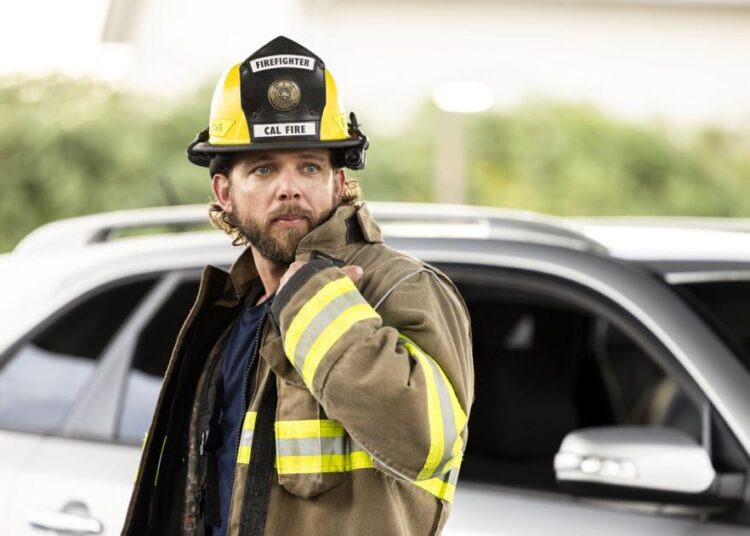 Max Thieriot faz malabarismos com duas séries enquanto 'Fire Country' se expande
