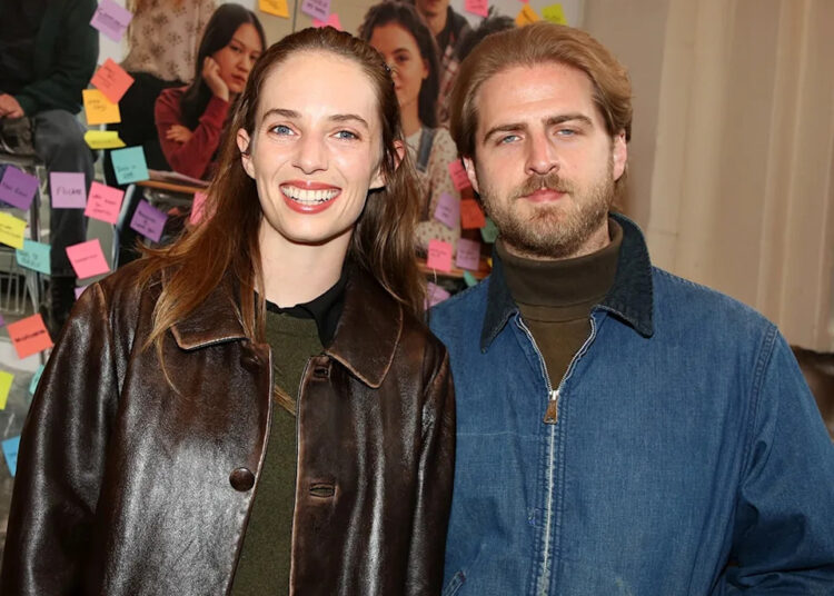 Maya Hawke se casa com Christian Lee Hutson na cerimônia do Dia dos Namorados