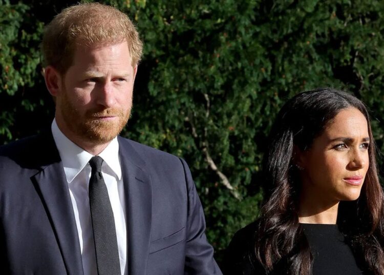 Meghan Markle ‘absolutamente horrorizada’ quando Harry considera um papel real em meio período