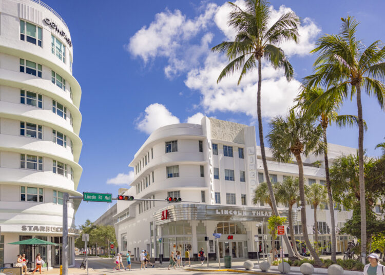 Miami Beach adota importante política de desregulamentação para atrair restaurantes e entretenimento ao vivo