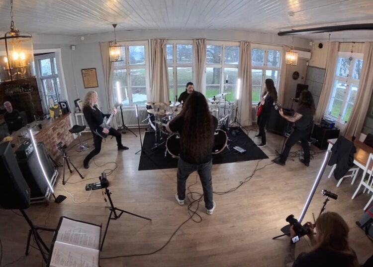 NEVERMORE assina com a Reigning Phoenix Music, revela nova formação e transmite filmagens de ensaio