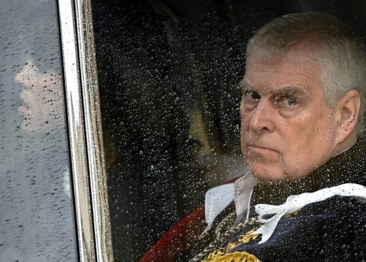 NOTÍCIAS DA SEMANA: Andrew Mountbatten-Windsor sai da casa do Royal Lodge