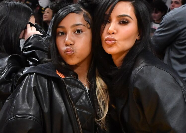 North West New Music, co-assinatura de Kardashian, performance de Kanye