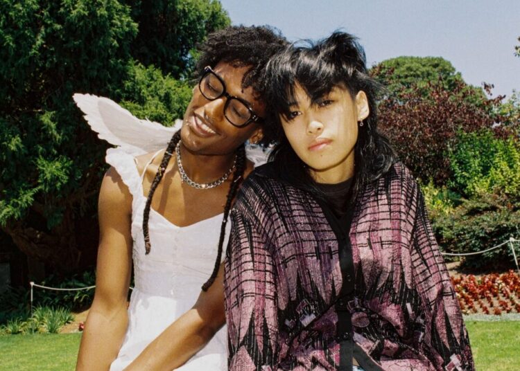 Novas descobertas musicais 20 de fevereiro: REDD. & ixaras, Snail Mail, Genesis Owusu e muito mais