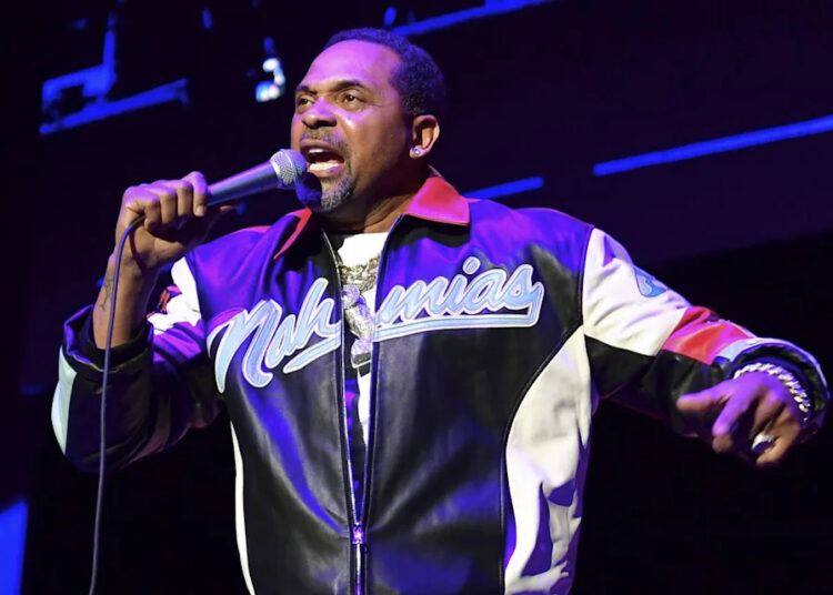 O comediante Mike Epps pede desculpas pela piada sexual sobre Donald Trump e Nicki Minaj: 'Orei por isso'