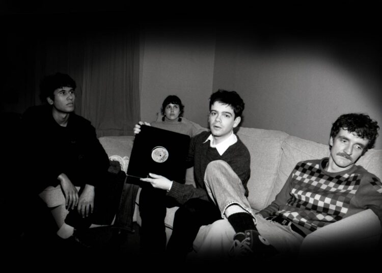 O ex-membro do Black Midi, Cameron Picton, lança a nova banda My New Band Believe com o emocionante single ‘Numerology’