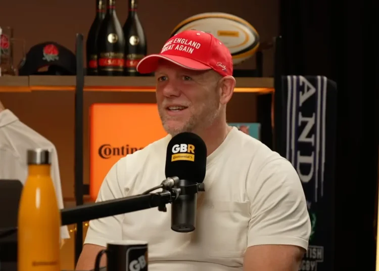 O genro da princesa Anne, Mike Tindall, defendeu-se depois de usar o chapéu 'Make England Great Again'