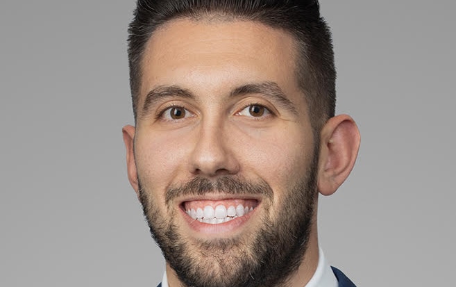 O gerente de talentos Jordan Holtzer se junta à Luber Roklin Entertainment