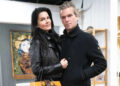 O namorado de Angie Harmon revela que eles namoraram quando eram adolescentes antes de reacender o romance, mais de 30 anos depois