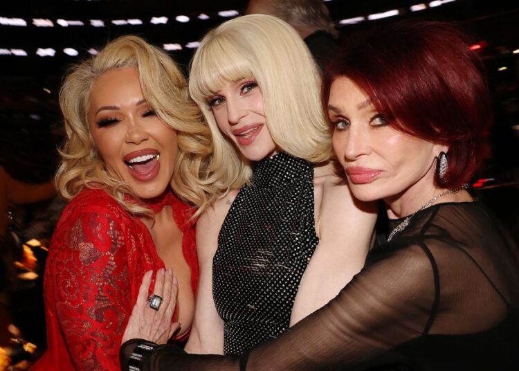 O que você não viu na TV no Grammy de 2026: selfies e muito mais