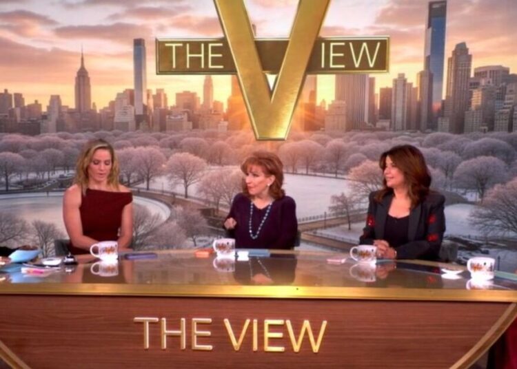 Os apresentadores do The View destroem Pam Bondi por causa do testemunho ‘nojento’ – Celebrity News – Entretenimento