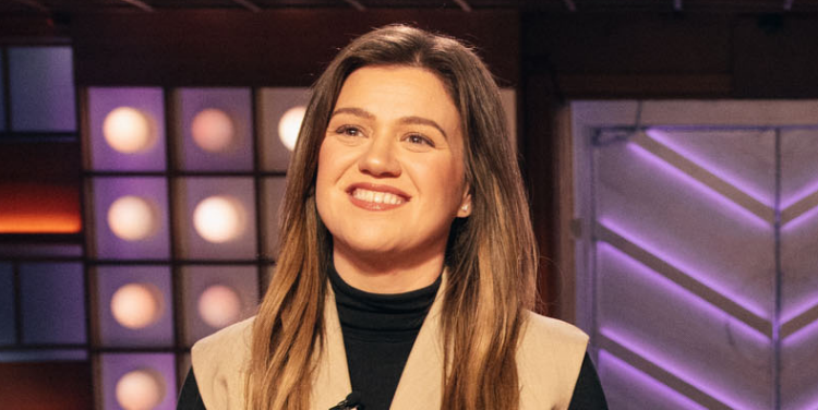 Os fãs de Kelly Clarkson não têm palavras sobre seu novo visual dramático