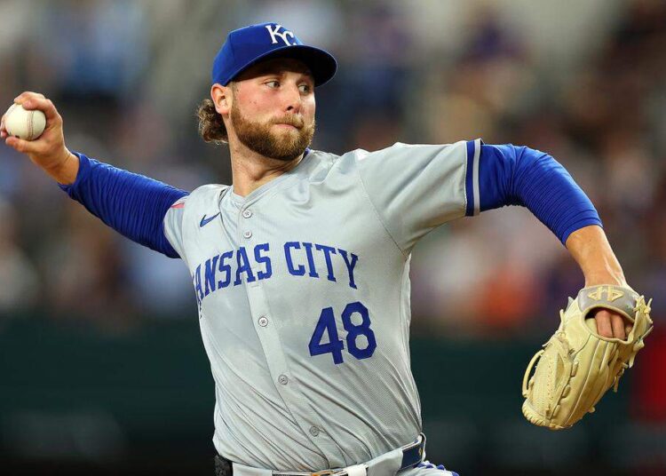 Os olhos do titular do Royals, Alec Marsh, retornam após uma cirurgia no ombro