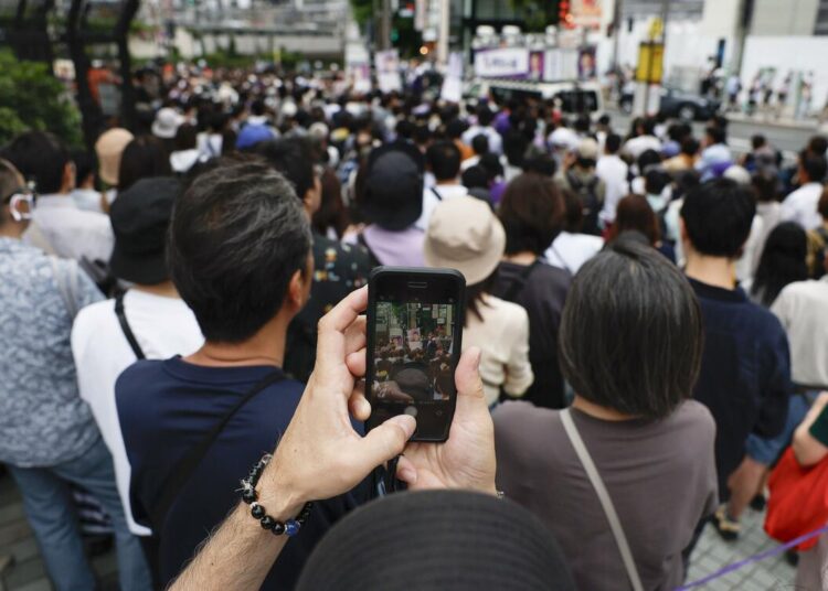 Persistem críticas sobre o sistema eleitoral do Japão que favorece celebridades