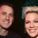 Pink nega relatório de separação de Carey Hart e chama separação de 'notícias falsas' | Carey Hart, rosa | Notícias e fofocas sobre celebridades | Entretenimento, fotos e vídeos