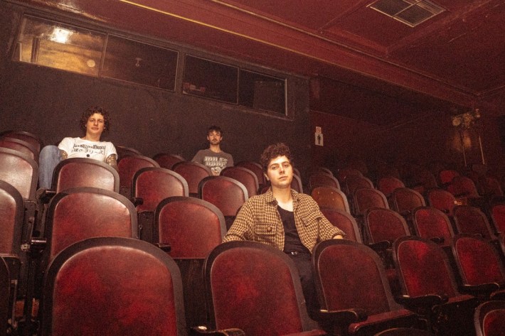 Population II anuncia novo EP ‘Gimmicks’: Ouça “Magouilleux”