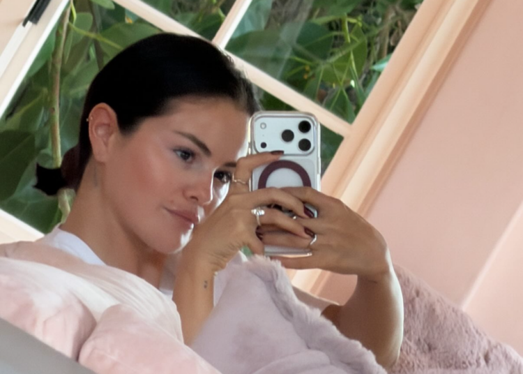 Por dentro da festa do Dreamy Galentine's Day de Selena Gomez, incluindo sua roupa