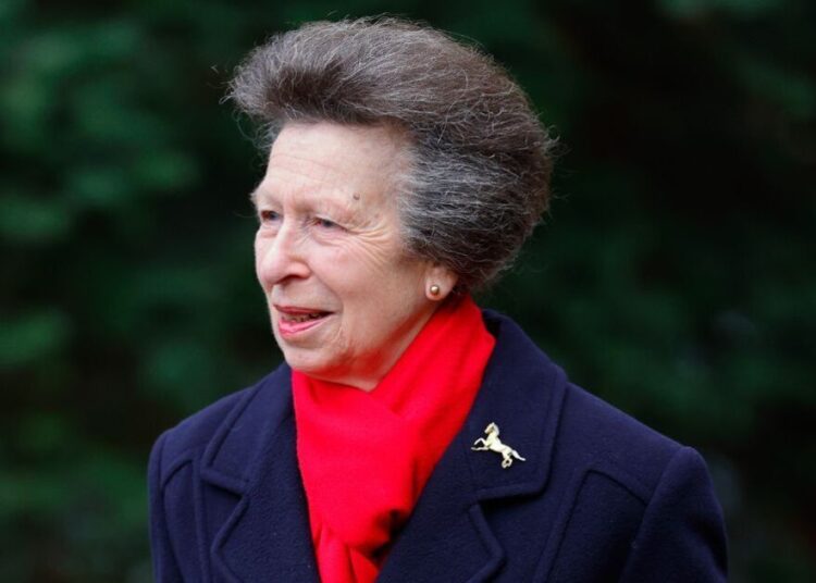 Princesa Anne representada pelo ex-namorado em movimento inusitado | Real | Notícias