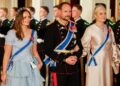 Princesa herdeira da Noruega pede desculpas pelos contatos de Epstein
