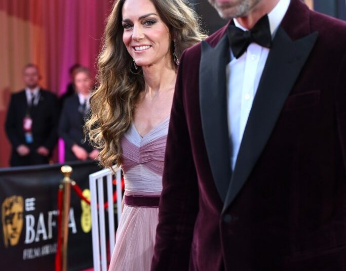 Príncipe William e Kate Middleton chegam ao BAFTA Film Awards