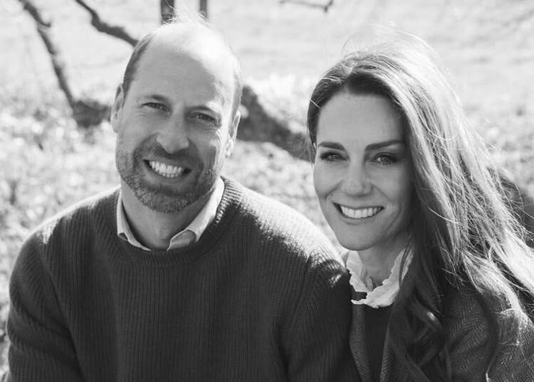 Príncipe William e Kate Middleton compartilham uma foto nunca antes vista