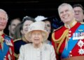 Rainha Elizabeth e Rei Charles pagos para silenciar o acusador de Andrew | Galeria