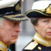 Rei Charles acena para a última visita real da irmã Anne
