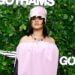 Rihanna sugere novas músicas, de volta ao estúdio