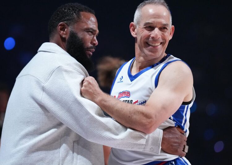 Rome Flynn se repete como MVP do NBA All-Star Celebrity Game e Team Giannis vence por 65-58 :: WRAL.com