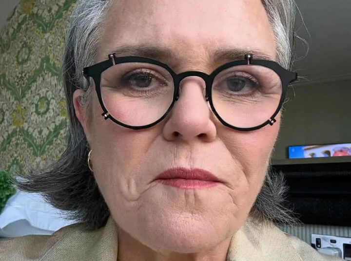 Rosie O'Donnell explica seu retorno secreto à América em meio às ameaças à cidadania de Trump