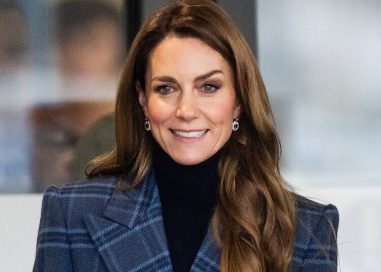 'Royally Us' cobre o passeio de Kate no País de Gales, Príncipe Edward em arquivos de Epstein