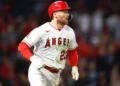 Royals assinam contrato de um ano com ex-Blue Jays e Angels Silver Slugger