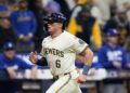 Royals conquistou o ouro com a negociação fora de temporada da Isaac Collins-Brewers