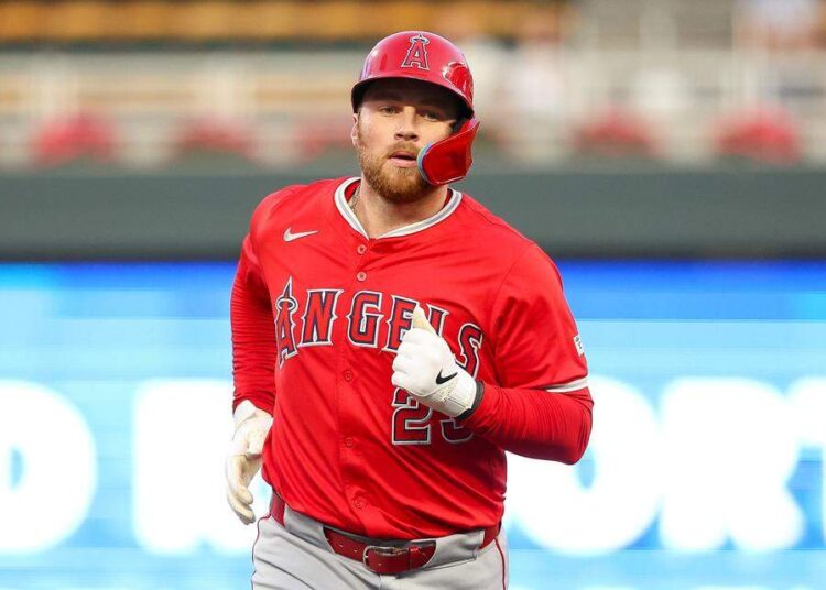 Royals contratam Brandon Drury para acordo com a liga secundária