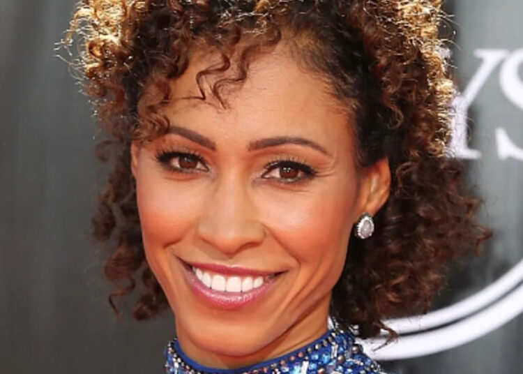 Sage Steele critica a NFL por escolher Bad Bunny “antiamericano” que é “cheio de ódio” para o show do intervalo do Super Bowl