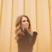 Sarah Allison Turner estende contrato com Ebach Entertainment e Kobalt Music
