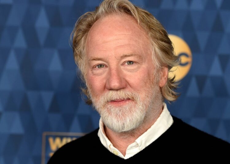 Timothy Busfield indiciado por 4 acusações de contato sexual infantil