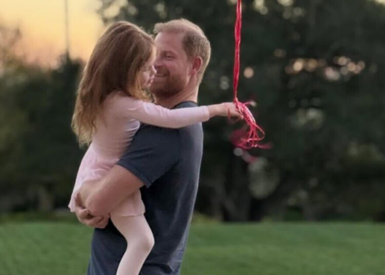 Todo mundo diz a mesma coisa sobre Lilibet na postagem do Dia dos Namorados de Meghan | Real | Notícias
