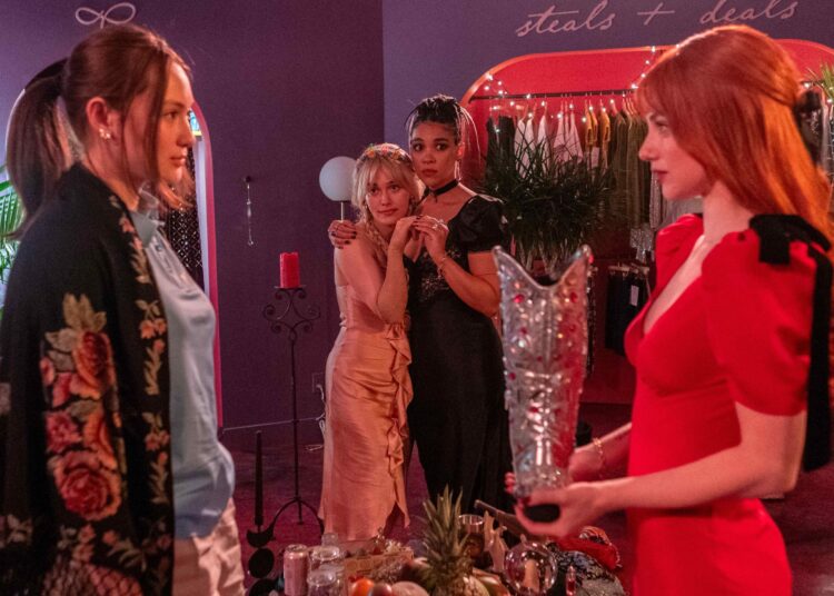 Trailer de "Frutas Proibidas": Lola Tung, Lili Reinhart, Victoria Pedretti e Alexandra Shipp em Witchy Pic