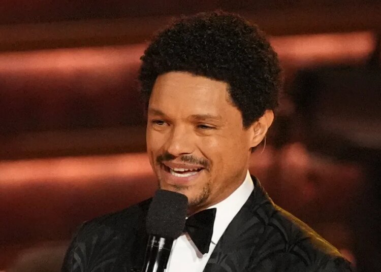 Trevor Noah destrói a CBS por desistir de Trump na Casa Branca em alerta violento