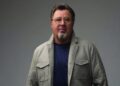 Vince Gill revela novas datas de turnê para 2026