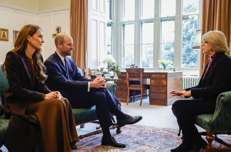 William e Kate conhecem criador de história