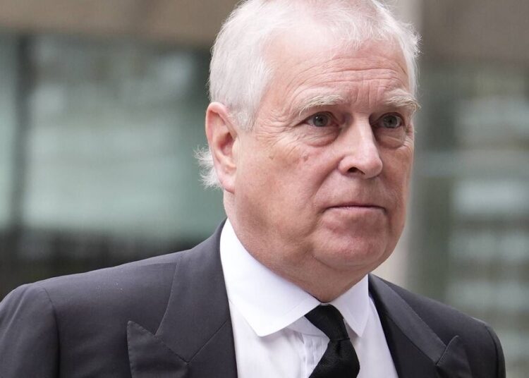 ‘Sou amigo de Andrew Mountbatten-Windsor – ele culpa dois membros da família pelo tratamento’ | Real | Notícias